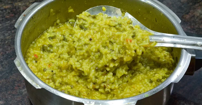 Easy Palak Khichdi Recipe